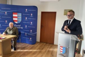 14.11.2025. Sandomierz. Odznaczenie powstańca / Fot. Grażyna Szlęzak-Wójcik - Radio Kielce