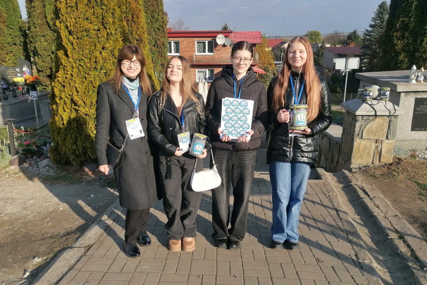 Kwesta w Skalbmierzu: mieszkańcy ratują cmentarne zabytki