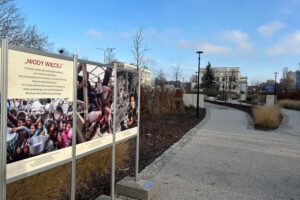 15.12.2025. Kielce. Ogród Wolności. Wystawa „Cisza, która krzyczy” / Fot. Marcin Marszałek - Radio Kielce