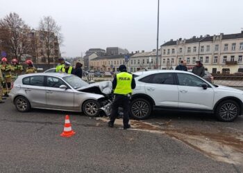 Zderzenie w centrum Kielc powodem sporych utrudnień w ruchu - Radio Kielce Zderzenie w centrum Kielc powodem sporych utrudnień w ruchu