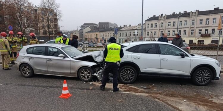 Zderzenie w centrum Kielc powodem sporych utrudnień w ruchu - Radio Kielce Zderzenie w centrum Kielc powodem sporych utrudnień w ruchu