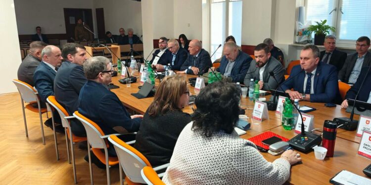 30.12.2025. Busko-Zdrój. Sesja rady miejskiej / Fot. Marta Gajda-Kruk - Radio Kielce