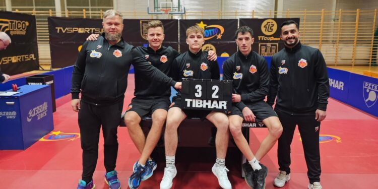 Trudny mecz i wygrana za dwa punkty Polonii - Radio Kielce Mecz 10. kolejki Lotto Superligi tenisistów stołowych: KTS Gliwice - TTcup.com Polonia Wąchock / Fot. Maciej Makuła - Radio Kielce