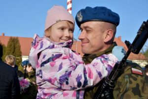 Kolejni żołnierze zasilili szeregi wojska - Radio Kielce 13.12.2025. Kielce. Centrum Przygotowań do Misji Zagranicznych. Przysięga wojskowa / Fot. kpt. Ewa Kózka, rzecznik prasowy CPdMZ