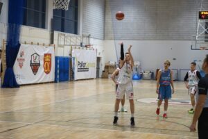 06.12.2025. Kielce. Mecz II ligi koszykarzy AZS UJK Kielce TAURON GTK II Gliwice / Fot. Maciej Makuła - Radio Kielce