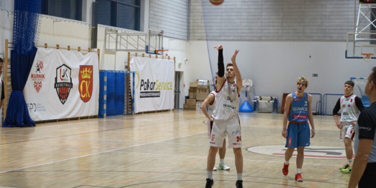 06.12.2025. Kielce. Mecz II ligi koszykarzy AZS UJK Kielce TAURON GTK II Gliwice / Fot. Maciej Makuła - Radio Kielce