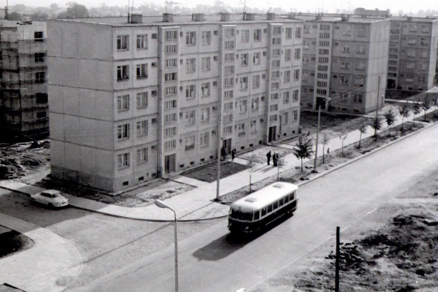 Kielce. Ulica Jagiellońska. 1966 rok. Blok przy ul. Jagiellońskiej 47 / źródło: fotopolska.eu; fot. Longin Ucig