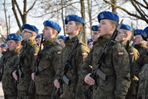 Kolejni żołnierze zasilili szeregi wojska - Radio Kielce 13.12.2025. Kielce. Centrum Przygotowań do Misji Zagranicznych. Przysięga wojskowa / Fot. kpt. Ewa Kózka, rzecznik prasowy CPdMZ