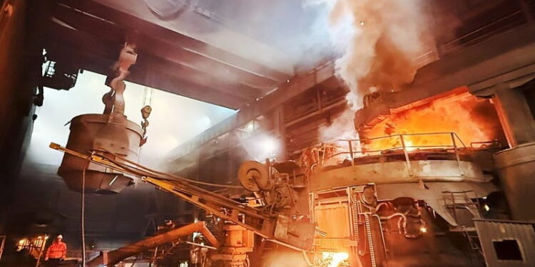 MON przejmuje Hutę Częstochowa