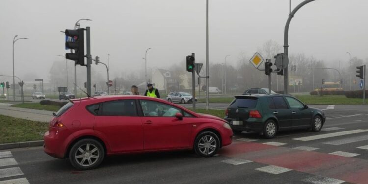 04.12.2025. Kielce. Kolizja na skrzyżowaniu ulic Tarnowskiej i Pileckiego / Fot. policja