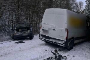 31.12.2025. Grzegorzowice w powiecie ostrowieckim. Wypadek / Fot. Ratownictwo Powiatu Ostrowieckiego - Facebook