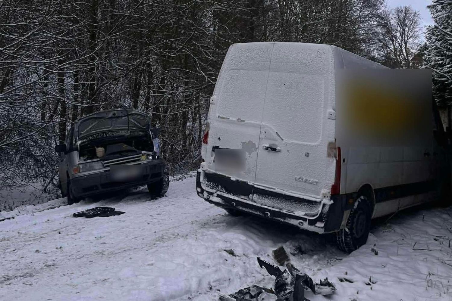 31.12.2025. Grzegorzowice w powiecie ostrowieckim. Wypadek / Fot. Ratownictwo Powiatu Ostrowieckiego - Facebook
