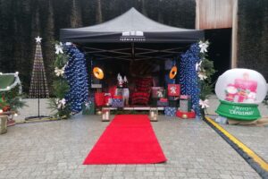 Świąteczne miasteczko w sercu tężni - Radio Kielce 13.12.2025. Busko-Zdrój. Tężnia solankowa / Fot. Marta Gajda-Kruk - Radio Kielce