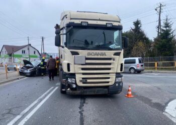 Groźnie wyglądająca kolizja w Klimontowie