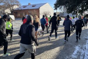 30.12.2025. Szydłów. 44. Uliczne Biegi Sylwestrowe / Fot. Kamil Król - Radio Kielce