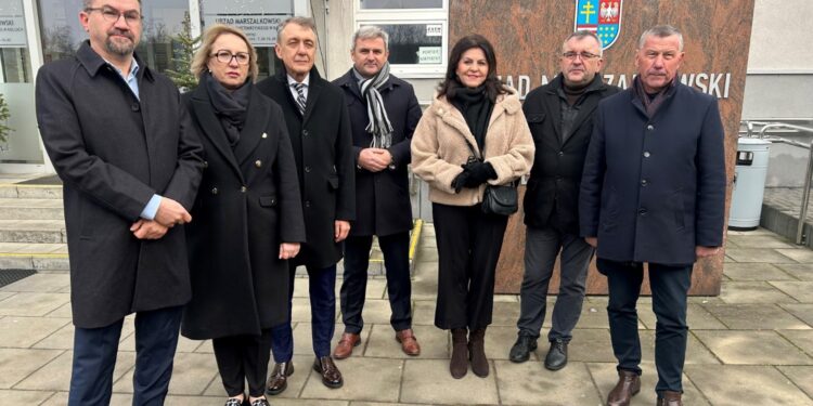 To polityczna rozgrywka kosztem pacjentów - KO i Trzecia Droga komentują wstrzymanie zabiegów w szpitalu