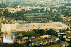 Kielce. Ulica Romualda Mielczarskiego. 1986 rok. Zakłady Iskra / źródło: fotopolska.eu