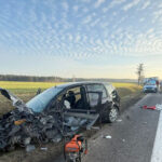 18.12.2025. Młyny. Droga krajowa nr 73. Zderzenie auta osobowego z ciężarówką. / Źródło: KP PSP Busko Zdrój