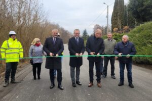 Pielaszów w gminie Wilczyce. Otwarcie po remoncie drogi powiatowej / Fot. Grażyna Szlęzak-Wójcik - Radio Kielce