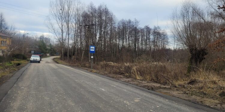 Pielaszów w gminie Wilczyce. Otwarcie po remoncie drogi powiatowej / Fot. Grażyna Szlęzak-Wójcik - Radio Kielce