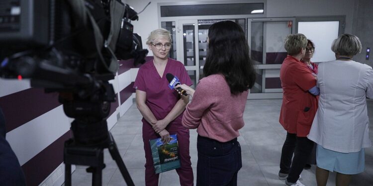 Stop agresji wobec medyków - Radio Kielce 01.12.2025. Kielce. Szpital MSWiA. Inauguracja kampanii „Stop przemocy wobec medyków” / Fot. Jarosław Kubalski - Radio Kielce