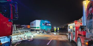09.01.2026. Skarżysko-Kamienna. Trasa ekspresowa S7. Wypadek / Fot. PSP Skarżysko-Kamienna