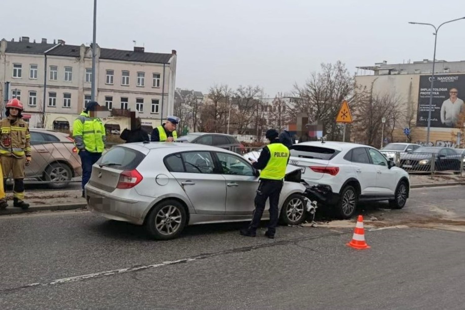 Zderzenie w centrum Kielc powodem sporych utrudnień w ruchu - Radio Kielce 18.12.2025. Kielce. Wypadek / źródło: policja