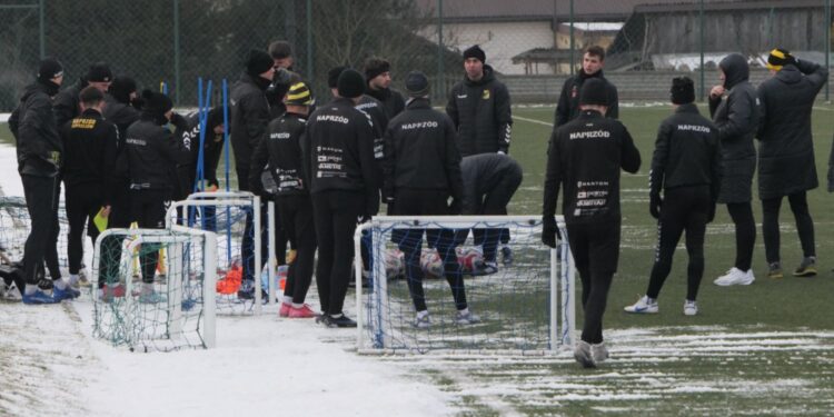 07.01.2026. Trening Naprzodu Jędrzejów / Fot. Adrian Karwat - Radio Kielce