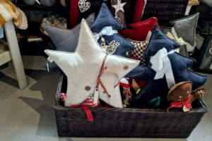 Ozdoby świąteczne kryjące historie ludzi - Radio Kielce Ozdoby świąteczne kryjące historie ludzi - Radio Kielce