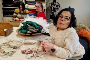 Ozdoby świąteczne kryjące historie ludzi - Radio Kielce Ozdoby świąteczne kryjące historie ludzi