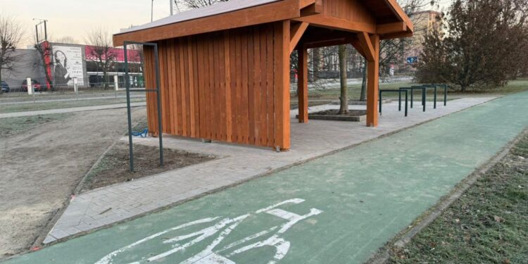 Ostrowiec Świętokrzyski zadba o rowerzystów - Radio Kielce Ostrowiec Świętokrzyski. Miejsce Obsługi Rowerzystów/ Fot. Artur Łakomiec - Facebook