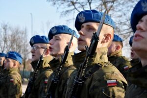 Kolejni żołnierze zasilili szeregi wojska - Radio Kielce 13.12.2025. Kielce. Centrum Przygotowań do Misji Zagranicznych. Przysięga wojskowa / Fot. kpt. Ewa Kózka, rzecznik prasowy CPdMZ