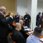 Rozpoczął się proces Grzegorza Brauna w sprawie m.in. zgaszenia świec chanukowych w Sejmie - Radio Kielce