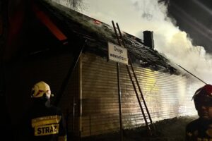 21.12.2025. Krajno Pierwsze. Pożar / źródło: straż pożarna