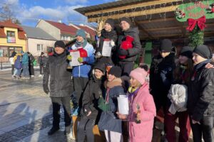 30.12.2025. Szydłów. 44. Uliczne Biegi Sylwestrowe / Fot. Kamil Król - Radio Kielce