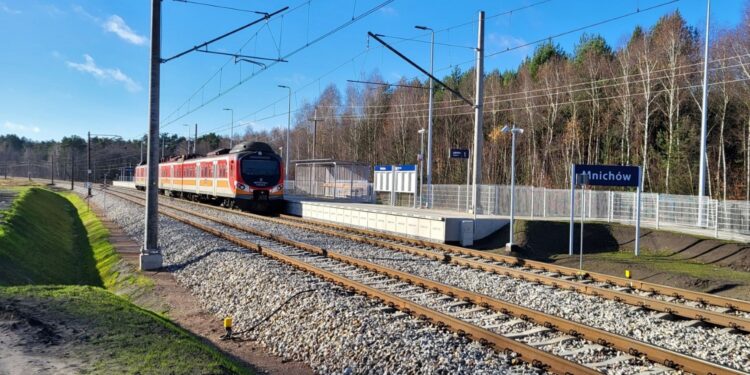 Przystanek kolejowy w Michniowie / źródło: Polskie Linie Kolejowe S.A. - Facebook