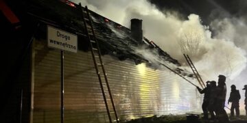 Pożar w Krajnie. Ogień pojawił się na podddaszu