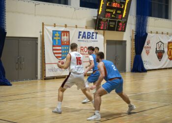 Koszykarze UJK zwycięstwem chcą zakończyć pierwszą rundę rozgrywek