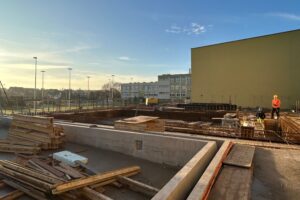 Zmieni się jędrzejowska pływalnia - Radio Kielce Jędrzejów. Prace przy rozbudowie Pływalni Miejskiej / Fot. Marcin Marszałek - Radio Kielce