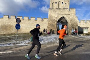 30.12.2025. Szydłów. 44. Uliczne Biegi Sylwestrowe / Fot. Kamil Król - Radio Kielce