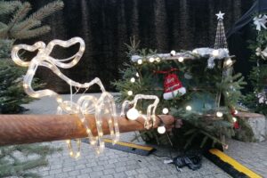 Świąteczne miasteczko w sercu tężni - Radio Kielce 13.12.2025. Busko-Zdrój. Tężnia solankowa / Fot. Marta Gajda-Kruk - Radio Kielce