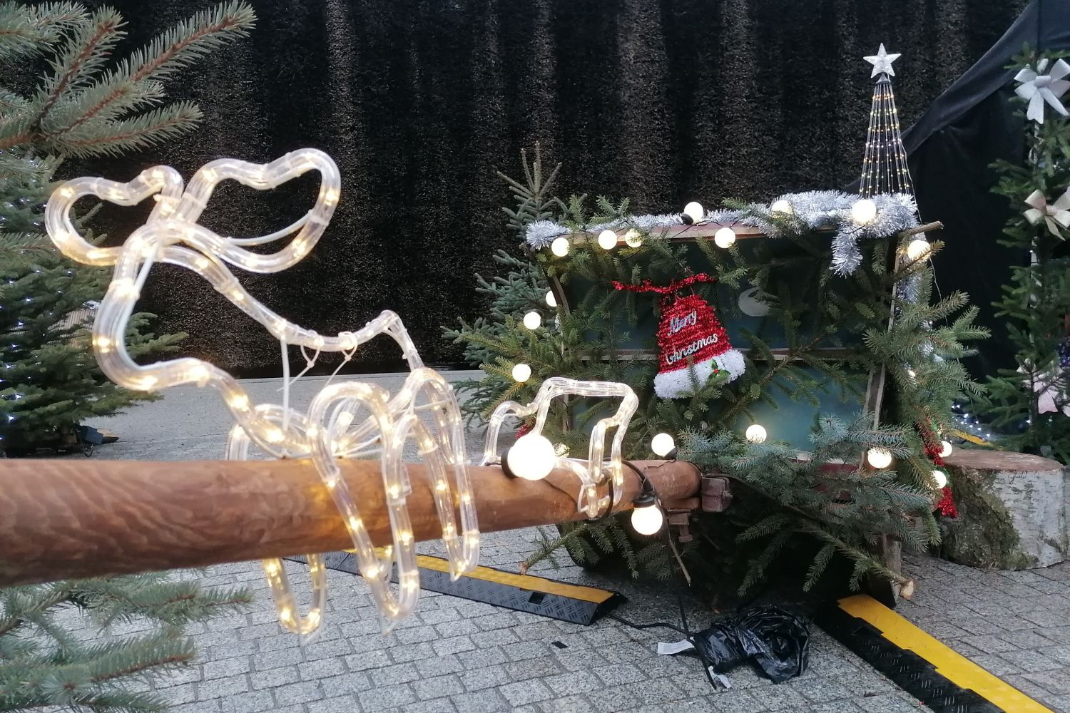 Świąteczne miasteczko w sercu tężni