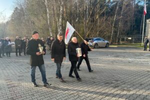 W Kielcach uczczono ofiary stanu wojennego - Radio Kielce 13.12.2025. Kielce. Areszt Śledczy w Kielcach. 44. rocznica wybuchu Stanu Wojennego / Fot. Iwona Murawska-Bujnowicz - Radio Kielce