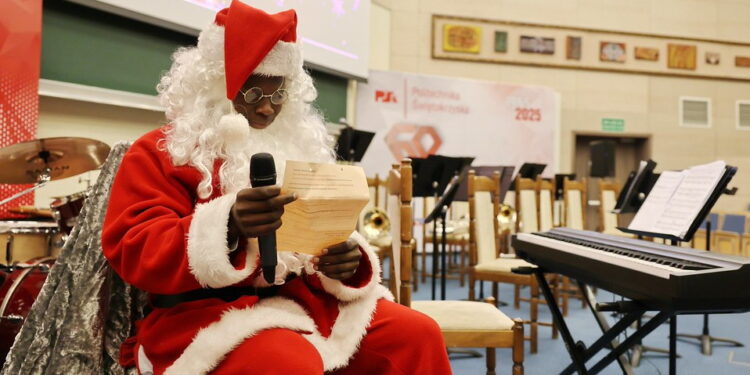 Wielokulturowe świąteczne spotkanie w kieleckiej uczelni
