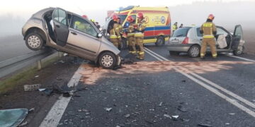 Wypadek na drodze krajowej. Trzy osoby ranne