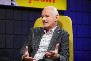 Audycja „Dzień dobry to ja! Rozmowy inne niż wszystkie w Radiu Kielce”. Krzesimir Dębski / Fot. Wiktor Taszłow - Radio Kielce