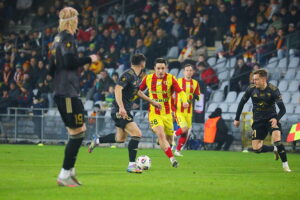 Korona walczyła do końca. Opłaciło się - Radio Kielce 08.12.2025. Kielce. Mecz 18. kolejki PKO BP Ekstraklasy: Korona Kielce - Wisła Płock / Fot. Wiktor Taszłow - Radio Kielce