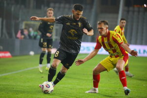 Korona walczyła do końca. Opłaciło się - Radio Kielce 08.12.2025. Kielce. Mecz 18. kolejki PKO BP Ekstraklasy: Korona Kielce - Wisła Płock / Fot. Wiktor Taszłow - Radio Kielce