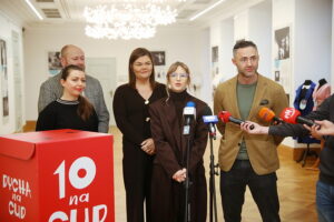 Wkrótce finał "Dychy na Cud". Amelka i Wiktoria wciąż liczą na wsparcie - Radio Kielce Wkrótce finał "Dychy na Cud". Amelka i Wiktoria wciąż liczą na wsparcie - Radio Kielce