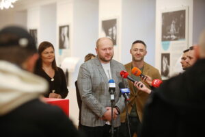 Wkrótce finał "Dychy na Cud". Amelka i Wiktoria wciąż liczą na wsparcie - Radio Kielce Wkrótce finał "Dychy na Cud". Amelka i Wiktoria wciąż liczą na wsparcie - Radio Kielce